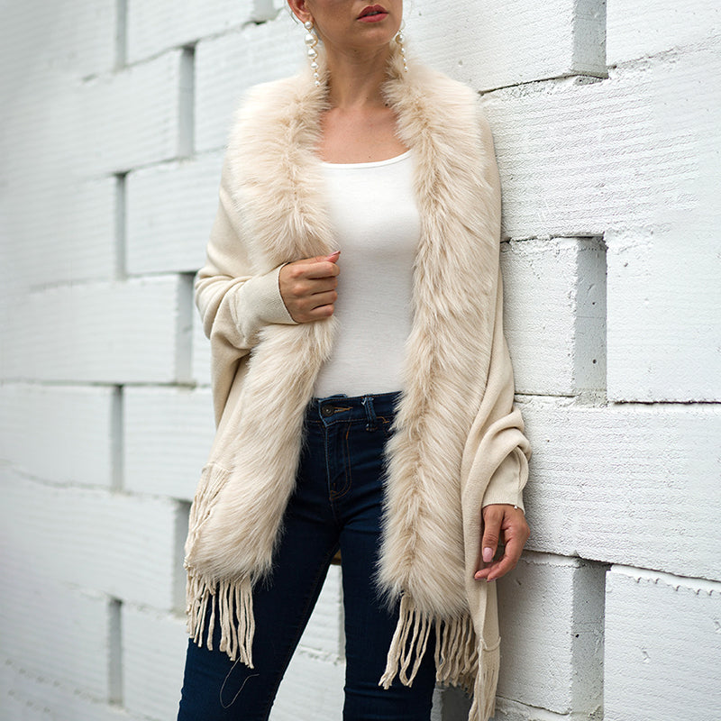 The Chelsea Fur-Trim Poncho – Soft Warmth, Refined Presence