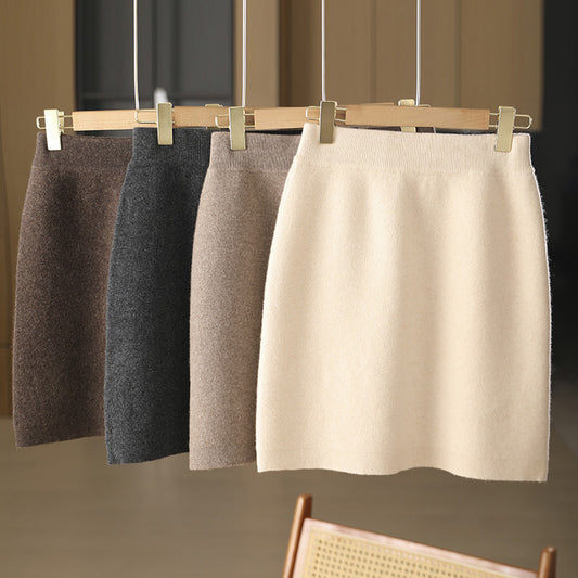The Richmond Wool Skirt – Warm Elegance in Motion